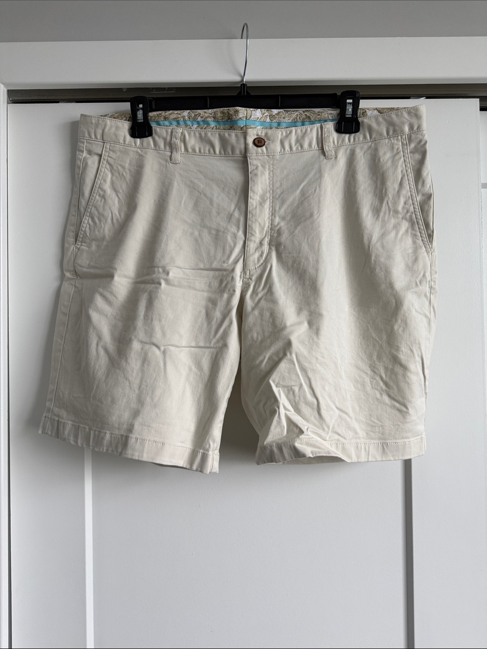 Tommy Bahama Cream Khakis Camp Shorts